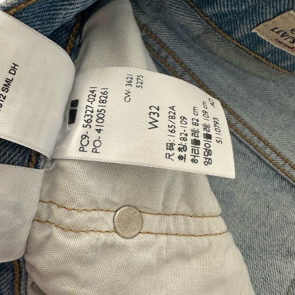 Levis - Picture 5 of 6